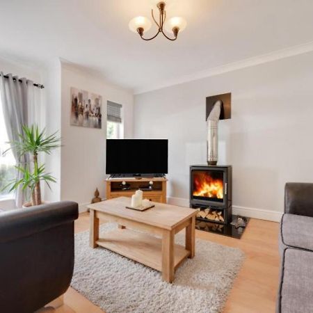 3 Bed Holiday Home In Llandeilo With Log Burner Bagian luar foto