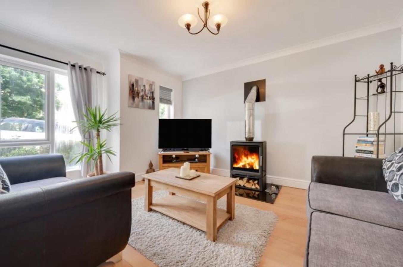 3 Bed Holiday Home In Llandeilo With Log Burner Bagian luar foto